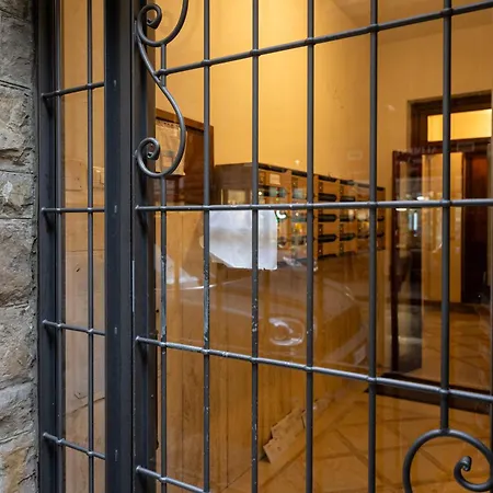 Smooth Mansion In Ponte Vecchio Daire Floransa