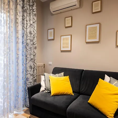 Smooth Mansion In Ponte Vecchio *