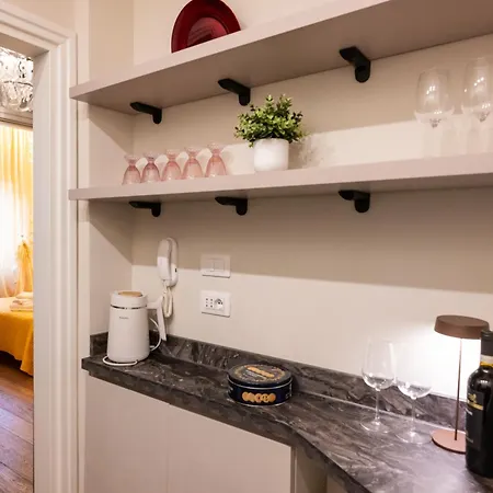 Smooth Mansion In Ponte Vecchio