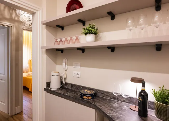 Smooth Mansion In Ponte Vecchio